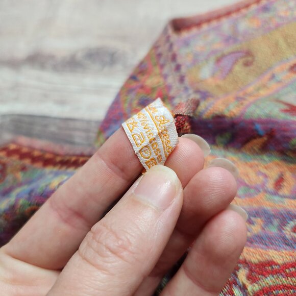 ⭐️ Red Paisly Boho Fringe Scarf - Picture 4 of 8